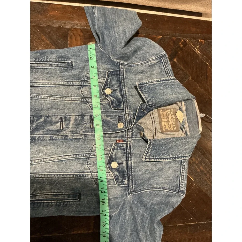 Levis Womens Original Trucker Denim Jacket Medium Wash Blue Jean Jacket Small